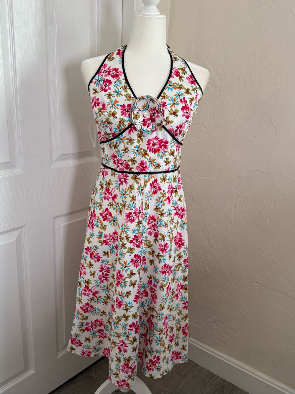 Floral Halter Midi Dress in White and Pink
